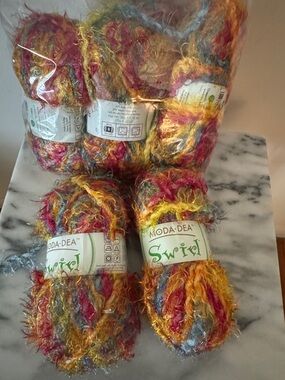 Moda Dea Swirl Eyelash Yarn - Multicolor (Gold, Pink, Blue, Green) -bundle of 6